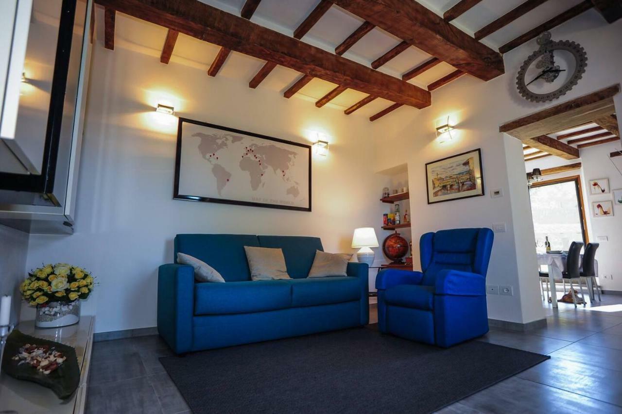 La Finestra Sul Castello Apartment Arcidosso Luaran gambar