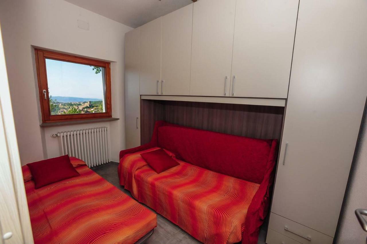 La Finestra Sul Castello Apartment Arcidosso Luaran gambar