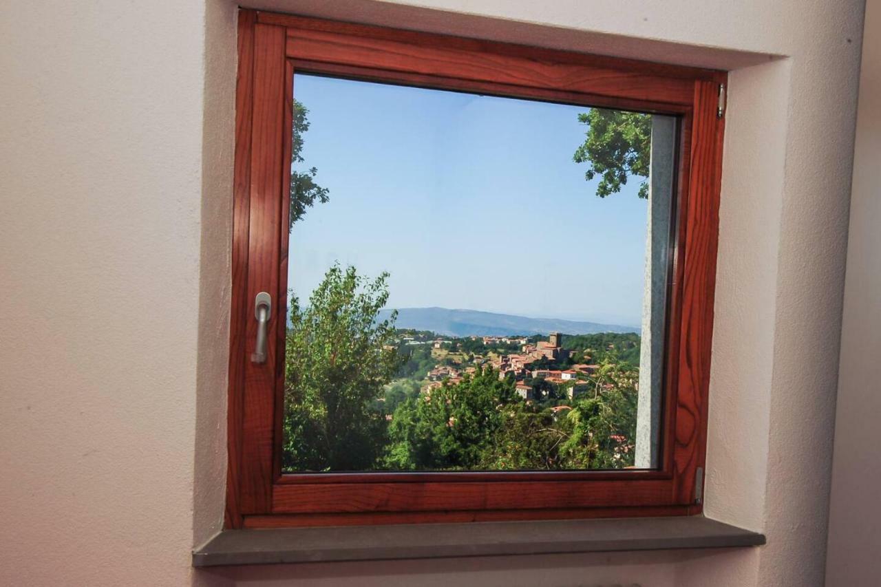 La Finestra Sul Castello Apartment Arcidosso Luaran gambar